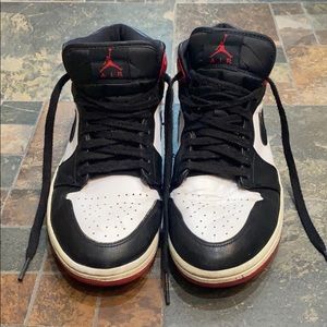 Air Jordan 1 Mid ‘Old Love’